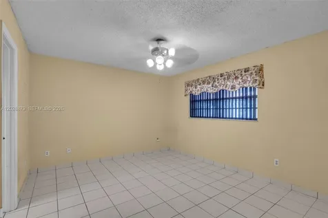 8805 NW 114th Terrace Hialeah Gardens FL 33018