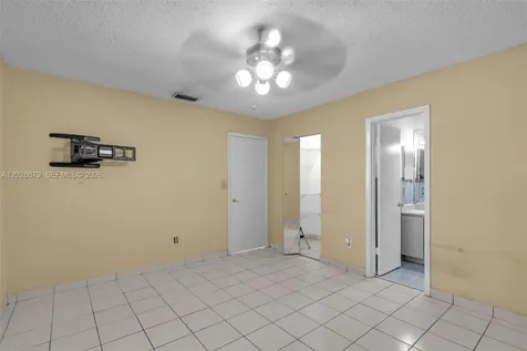 8805 NW 114th Terrace Hialeah Gardens FL 33018