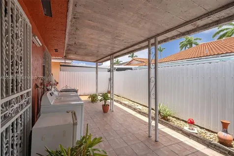 8805 NW 114th Terrace Hialeah Gardens FL 33018