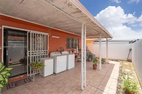 8805 NW 114th Terrace Hialeah Gardens FL 33018