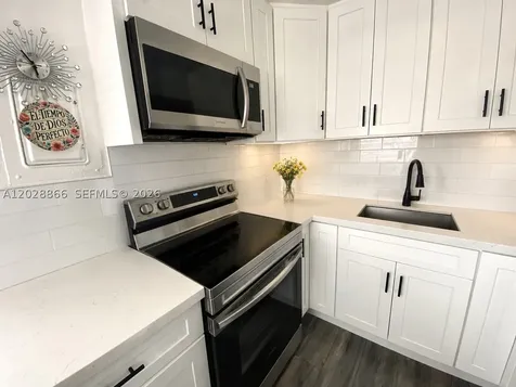 1570 W 46th Street Hialeah FL 33012