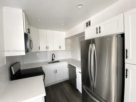1570 W 46th Street Hialeah FL 33012
