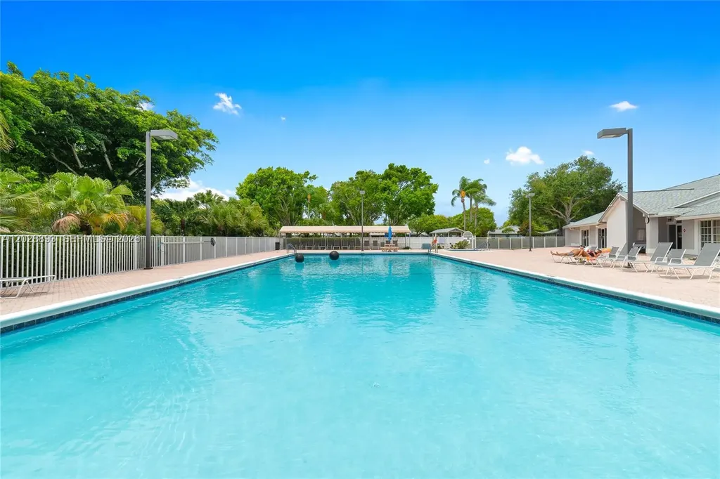 18555 Egret Way Boca Raton FL 33496