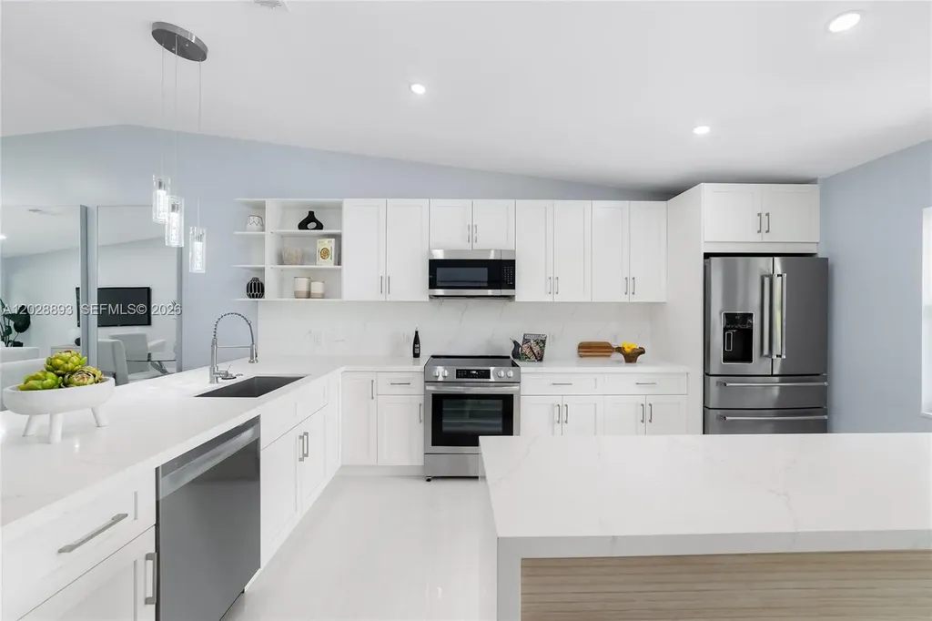 18555 Egret Way Boca Raton FL 33496