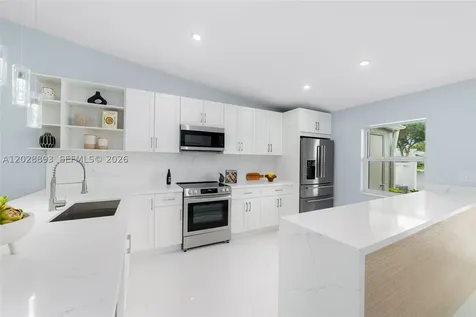 18555 Egret Way Boca Raton FL 33496