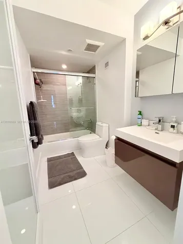 100 Lincoln Road Miami Beach FL 33139