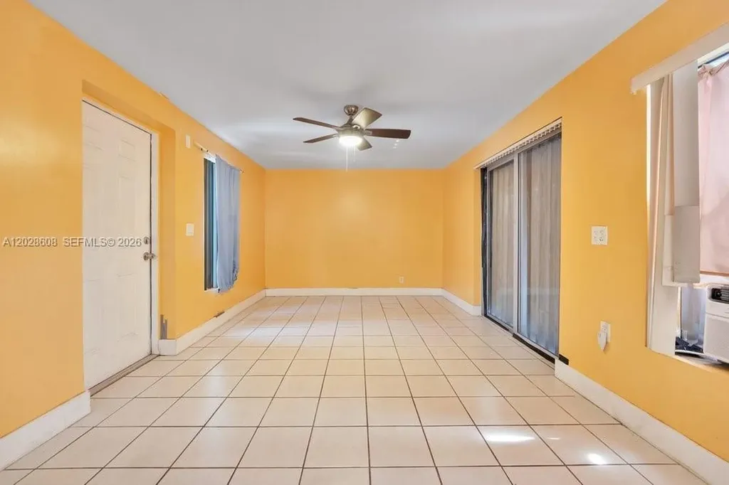6570 Hayes Street Hollywood FL 33024