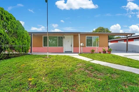 6570 Hayes Street Hollywood FL 33024