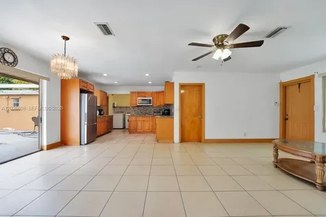 6570 Hayes Street Hollywood FL 33024