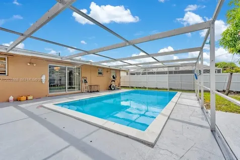 6570 Hayes Street Hollywood FL 33024