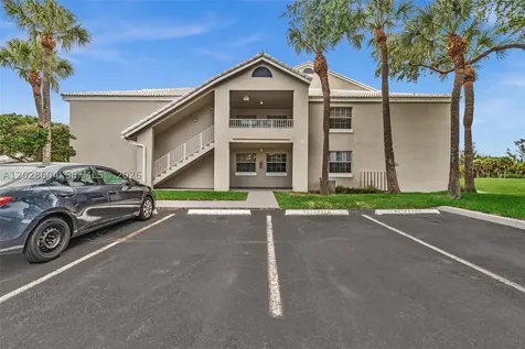 2851 N Oakland Forest Drive Oakland Park FL 33309