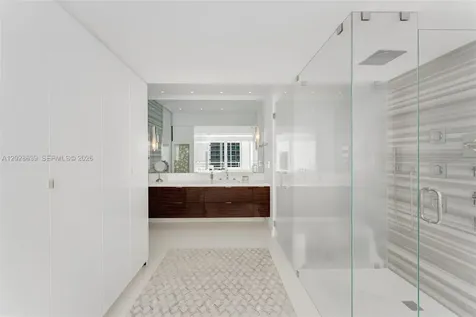 400 S Pointe Drive Miami Beach FL 33139