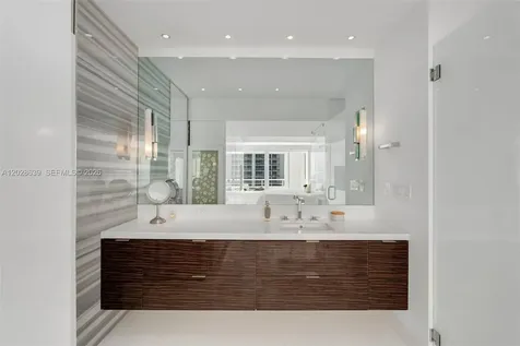 400 S Pointe Drive Miami Beach FL 33139