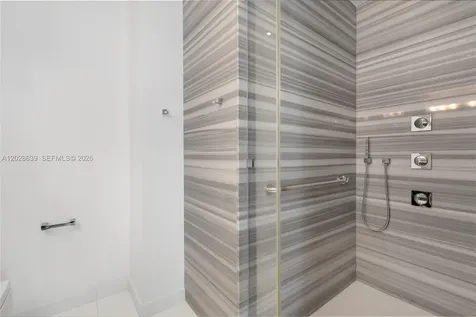 400 S Pointe Drive Miami Beach FL 33139