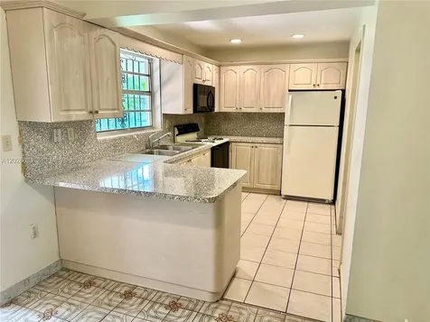 900 SW 104th Avenue Miami FL 33174