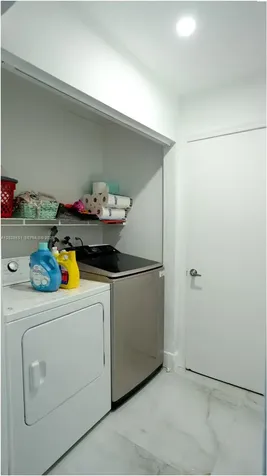 18499 NW 52nd Path Miami Gardens FL 33055