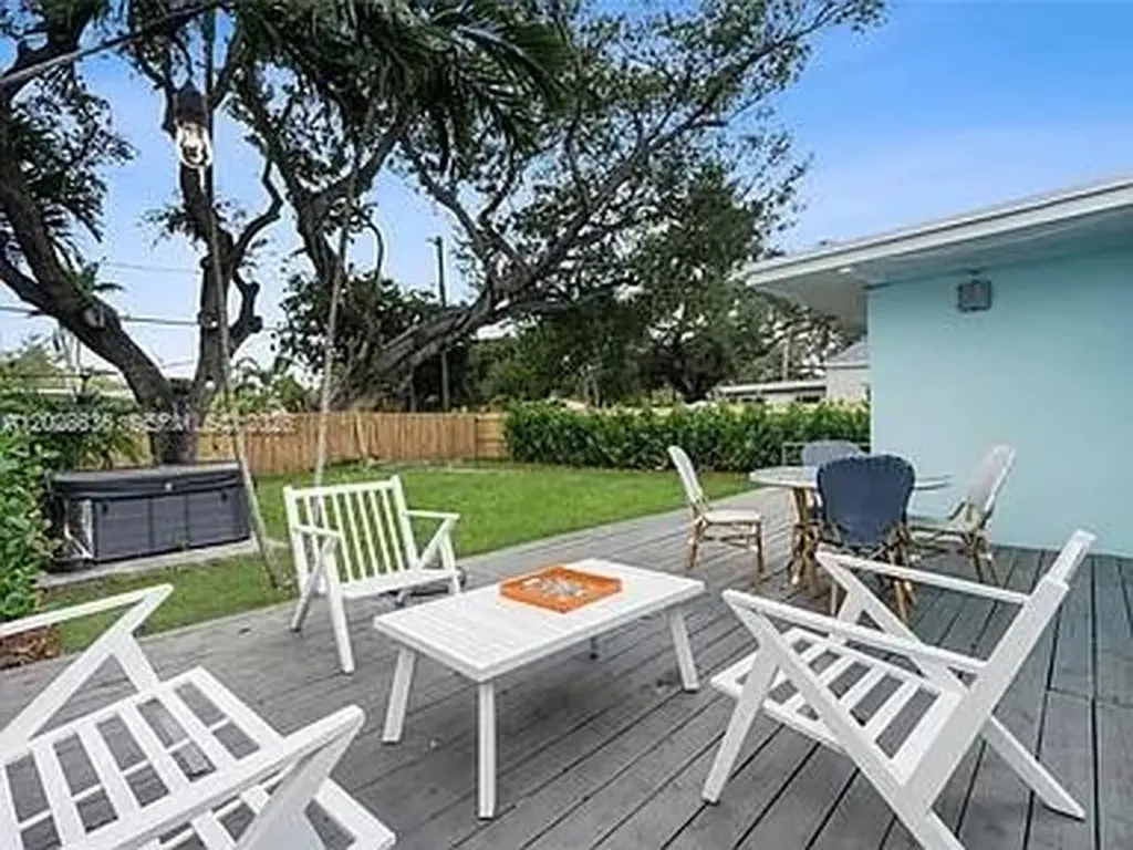 516 SW 12th Street Fort Lauderdale FL 33315