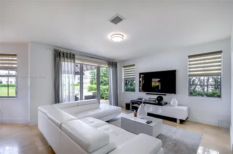 10555 NW 69th Terrace Doral FL 33178