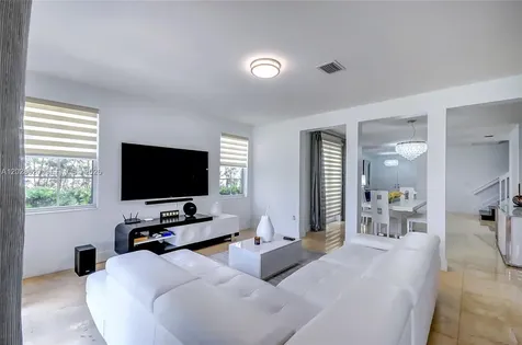 10555 NW 69th Terrace Doral FL 33178