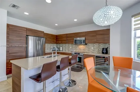 10555 NW 69th Terrace Doral FL 33178