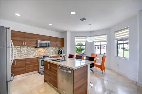 10555 NW 69th Terrace Doral FL 33178