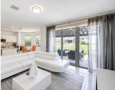 10555 NW 69th Terrace Doral FL 33178