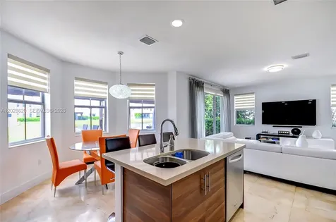 10555 NW 69th Terrace Doral FL 33178