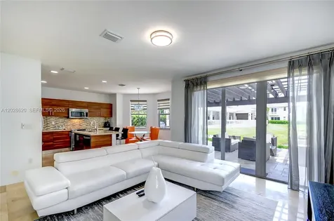 10555 NW 69th Terrace Doral FL 33178