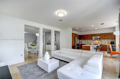 10555 NW 69th Terrace Doral FL 33178