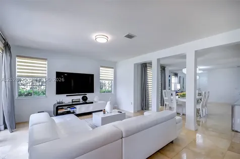 10555 NW 69th Terrace Doral FL 33178