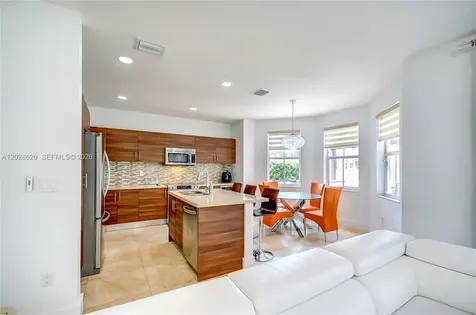 10555 NW 69th Terrace Doral FL 33178