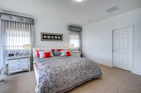 10555 NW 69th Terrace Doral FL 33178