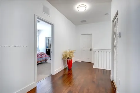 10555 NW 69th Terrace Doral FL 33178