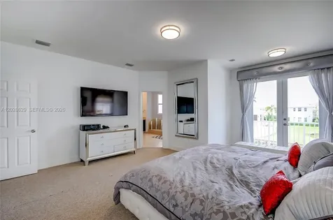 10555 NW 69th Terrace Doral FL 33178