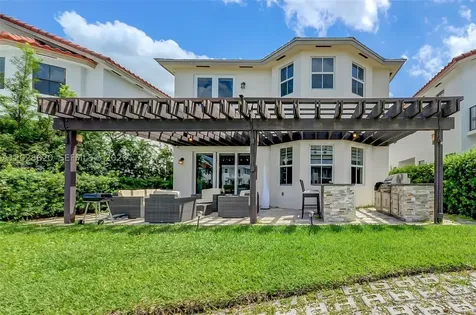 10555 NW 69th Terrace Doral FL 33178
