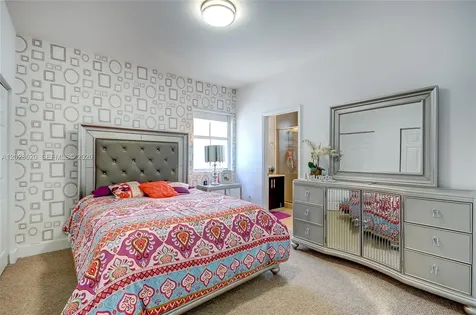 10555 NW 69th Terrace Doral FL 33178