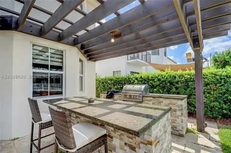 10555 NW 69th Terrace Doral FL 33178