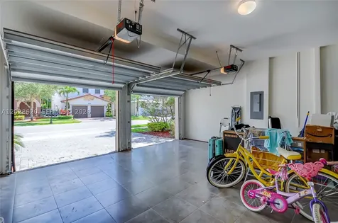 10555 NW 69th Terrace Doral FL 33178