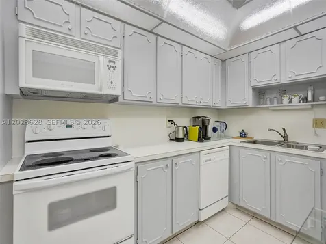 3113 S Ocean Drive Hallandale Beach FL 33009