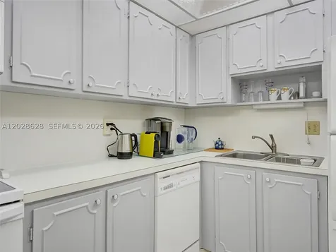 3113 S Ocean Drive Hallandale Beach FL 33009