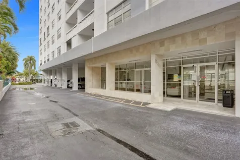 3113 S Ocean Drive Hallandale Beach FL 33009