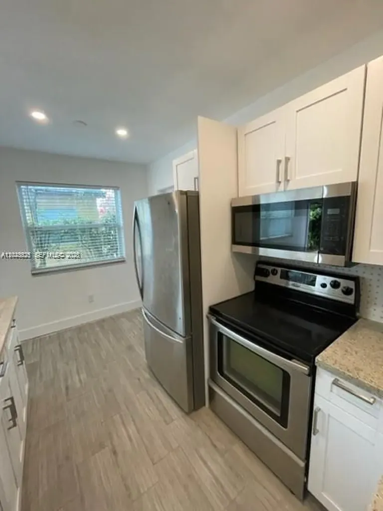 2048 NE 168th Street North Miami Beach FL 33162