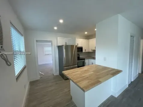 2048 NE 168th Street North Miami Beach FL 33162
