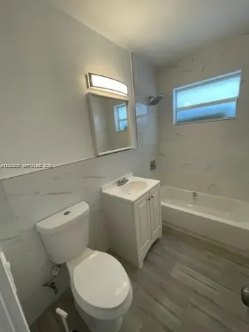 2048 NE 168th Street North Miami Beach FL 33162
