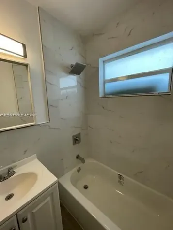 2048 NE 168th Street North Miami Beach FL 33162