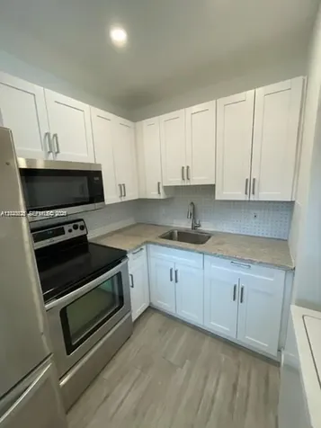 2048 NE 168th Street North Miami Beach FL 33162