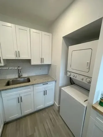 2048 NE 168th Street North Miami Beach FL 33162