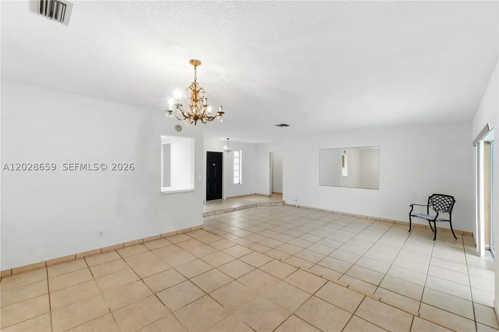 2210 N 52nd Avenue Hollywood FL 33021