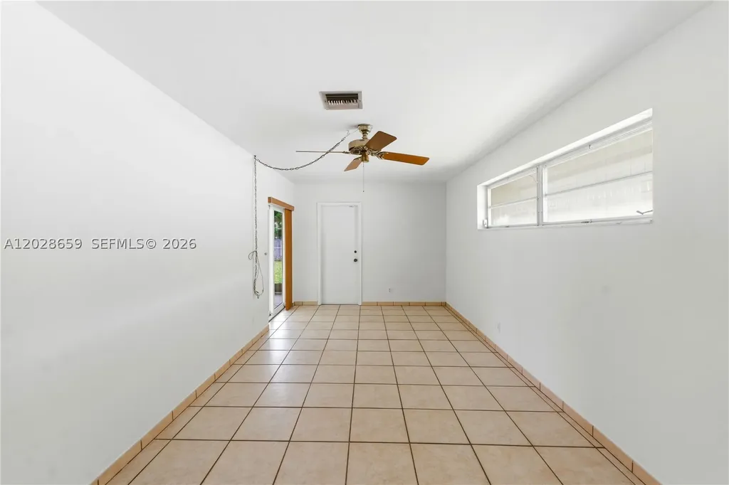 2210 N 52nd Avenue Hollywood FL 33021