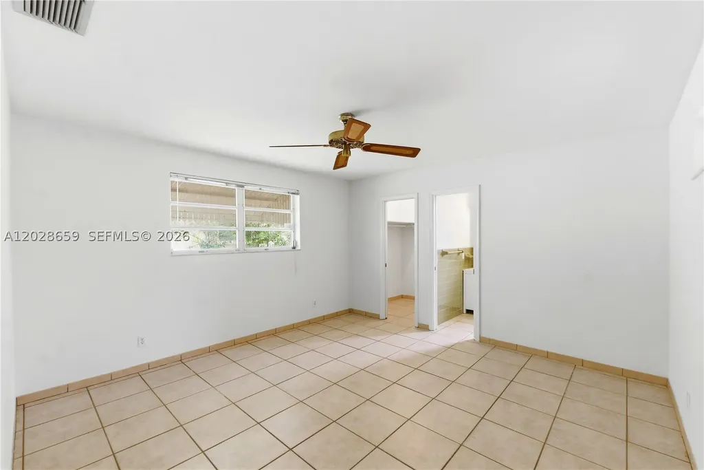 2210 N 52nd Avenue Hollywood FL 33021